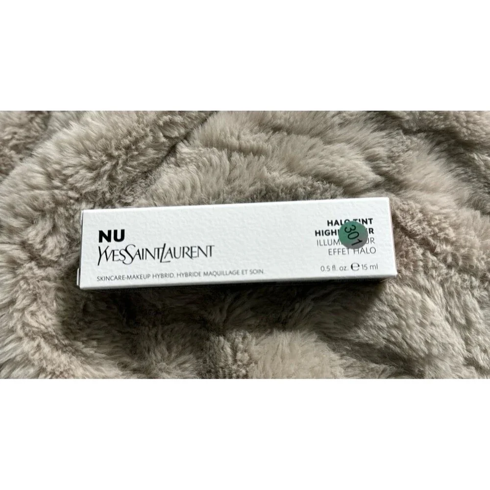 YSL Yves Saint Laurent Nu Halo Highlighter